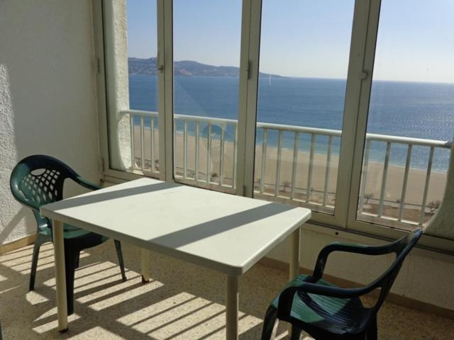 Апартаменты Apartamento Vista Mar Edificio Manhattan 19 Эмпуриабрава Экстерьер фото